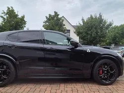 Schwarz Gebraucht 2023 Alfa Romeo Stelvio Quadrifoglio SUV | 56.900 € (Fairer Preis)