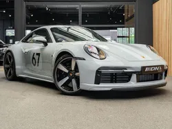 Grau Gebraucht 2023 Porsche 992 Sport | 374.992 €