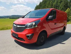 Rot Gebraucht 2015 Opel Vivaro Van | 8.400 € (Etwas zu teuer)