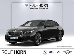 Black sapphire metallic Gebraucht 2025 BMW 520 M Sport Limousine | 55.650 € (Superpreis)
