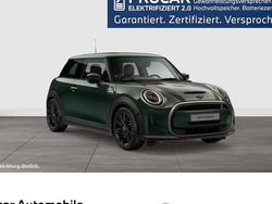 Grün Gebraucht 2023 Mini Cooper SE Premium Plus Kleinwagen | 21.990 € (Etwas zu teuer)