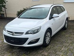 Weiß Gebraucht 2015 Opel Astra Kombi | 3.999 € (Guter Preis)