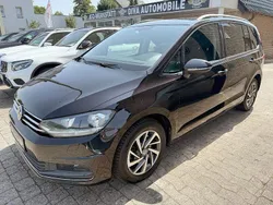 Schwarz Gebraucht 2017 VW Touran Sound Van / Kleinbus | 18.999 € (Fairer Preis)