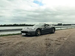 Grau Gebraucht 2011 Ferrari California Cabrio | 117.900 € (Etwas zu teuer)