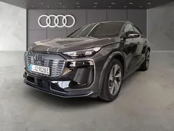 Grau Gebraucht 2025 Audi Q6 Sportback e-tron Sport SUV | 70.980 €