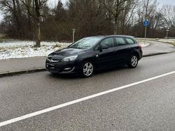 Schwarz Gebraucht 2013 Opel Astra Eco Kombi | 3.000 € (Guter Preis)