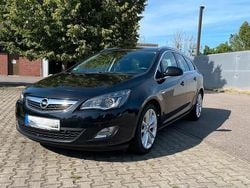 Schwarz Gebraucht 2011 Opel Astra Kombi | 2.999 € (Fairer Preis)