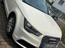Weiß Gebraucht 2011 Audi A1 Attraction Kleinwagen | 5.200 € (Fairer Preis)