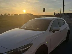Weiß Gebraucht 2017 Mazda 3 Center-Line Limousine | 11.900 € (Fairer Preis)