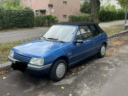 Blau Gebraucht 1993 Peugeot 205 Cabrio | 5.800 €