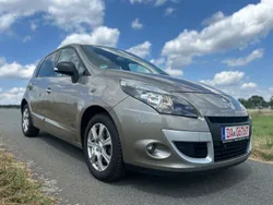 Braun Gebraucht 2011 Renault Scénic III Luxe Van / Kleinbus | 5.999 € (Guter Preis)
