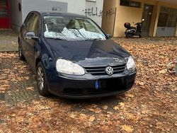 Blau Gebraucht 2005 VW Golf V Limousine | 2.890 € (Fairer Preis)
