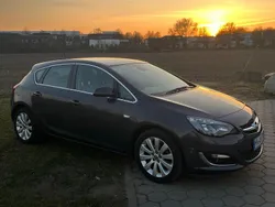 Grau Gebraucht 2014 Opel Astra Limousine | 9.999 € (Etwas zu teuer)