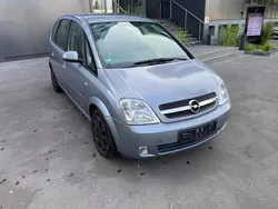 Grau Gebraucht 2004 Opel Meriva Edition Van / Kleinbus | 2.300 € (Fairer Preis)