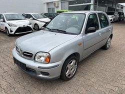 Silber Gebraucht 2001 Nissan Micra Kleinwagen | 695 € (Guter Preis)