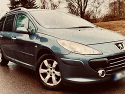 Grau Gebraucht 2005 Peugeot 307 Premium Kombi | 4.000 € (Teuer)
