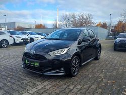 Mysticschwarz mica (metallic) Gebraucht 2022 Toyota Yaris Hybrid Team Kleinwagen | 18.590 € (Guter Preis)