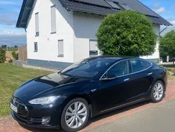 Schwarz Gebraucht 2016 Tesla Model S Limousine | 21.999 € (Etwas zu teuer)