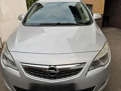 Grau Gebraucht 2011 Opel Astra Limousine | 4.000 € (Guter Preis)