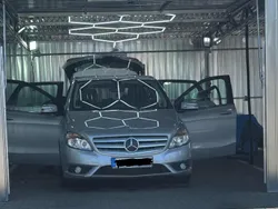 Grau Gebraucht 2012 Mercedes B180 Van / Kleinbus | 8.600 € (Fairer Preis)