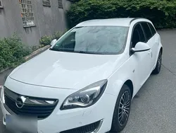Weiß Gebraucht 2016 Opel Insignia Kombi | 6.300 € (Fairer Preis)