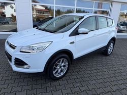 Weiß Gebraucht 2016 Ford Kuga Titanium SUV | 8.999 € (Guter Preis)
