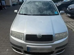 Silber Gebraucht 2006 Skoda Fabia Kleinwagen | 1.250 € (Fairer Preis)
