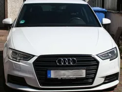 Weiß Gebraucht 2019 Audi A3 Sportback Design Kleinwagen | 21.500 € (Fairer Preis)