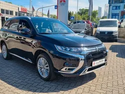 Pantherschwarz (p) Gebraucht 2020 Mitsubishi Outlander P-HEV Plus SUV | 21.790 € (Fairer Preis)