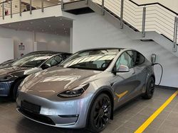 Silber Gebraucht 2024 Tesla Model Y Performance SUV | 39.900 € (Fairer Preis)