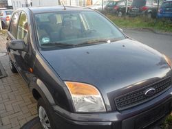 Grau Gebraucht 2009 Ford Fusion Style Kombi | 2.400 € (Guter Preis)