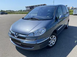 Grau Gebraucht 2013 Peugeot 807 Van / Kleinbus | 7.400 € (Teuer)