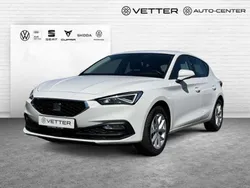 "candy" weiss Gebraucht 2022 Seat Leon Style Limousine | 17.899 € (Guter Preis)