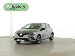 Grau Gebraucht 2023 Renault Clio V Evolution Limousine | 16.990 € (Fairer Preis)
