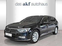 Deep black perleffekt Gebraucht 2024 VW Passat Elegance Kombi | 34.950 € (Guter Preis)