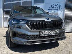Graphite grau Gebraucht 2023 Skoda Karoq SportLine SUV | 31.790 € (Fairer Preis)