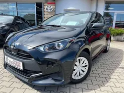 Mysticschwarz mica Gebraucht 2021 Toyota Yaris Comfort Limousine | 13.700 € (Etwas zu teuer)