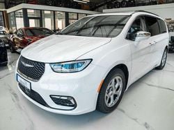 Weiß Gebraucht 2022 Chrysler Pacifica Limited SUV | 39.990 € (Etwas zu teuer)