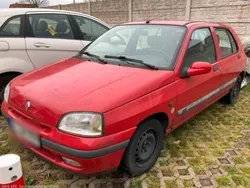 Rot Gebraucht 1997 Renault Clio Limousine | 1.300 €