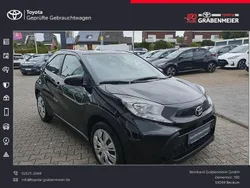 Mysticschwarz mica metallic Gebraucht 2024 Toyota Aygo Business Edition Kleinwagen | 15.350 € (Fairer Preis)