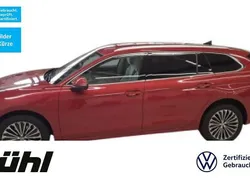Chilirot metallic Gebraucht 2024 VW Passat Elegance Kombi | 37.690 € (Superpreis)