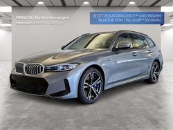 Grau Gebraucht 2024 BMW 330e M Sport Kombi | 52.900 € (Teuer)