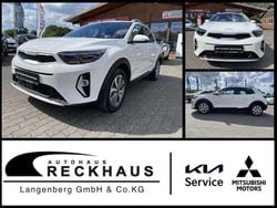 Weiß (ud schneeweiss (weiß)) Gebraucht 2024 Kia Stonic Vision SUV | 17.950 € (Fairer Preis)