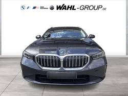 Metallic Gebraucht 2024 BMW 530 Comfort Edition Kombi | 63.690 €