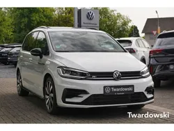 Weiss Gebraucht 2024 VW Touran IQ Drive Van / Kleinbus | 40.490 € (Teuer)