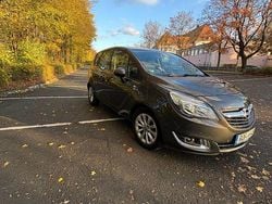 Grau Gebraucht 2017 Opel Meriva Edition Van / Kleinbus | 6.999 € (Guter Preis)