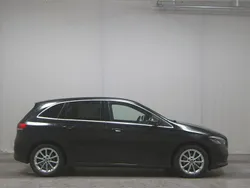Kosmosschwarz metallic Gebraucht 2019 Mercedes B200 Progressive Van / Kleinbus | 16.680 € (Superpreis)