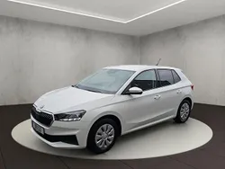 Candyweiss Gebraucht 2022 Skoda Fabia Ambition Limousine | 14.800 € (Fairer Preis)