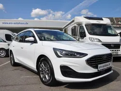 Weiß Gebraucht 2023 Ford Focus Titanium Limousine | 19.690 € (Superpreis)