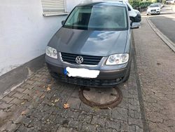 Gebraucht 2004 VW Touran Van / Kleinbus | 2.499 € (Etwas zu teuer)